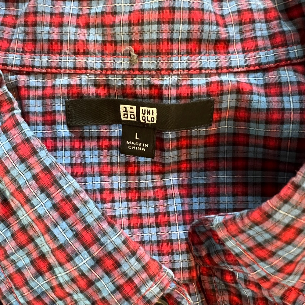 Uniqlo - Men’s red & blue plaid long sleeve button down shirt - size Large - Picture 10 of 12